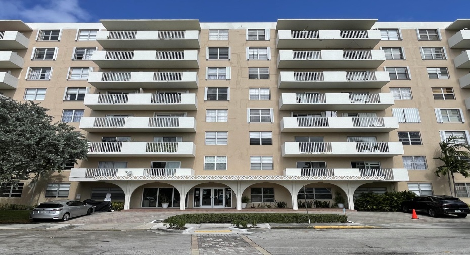 1455 N Treasure Drive Unit 4e, North Bay Village, Florida 33141, ,1 BathroomBathrooms,Condominium,For Sale,Treasure,4,RX-10934110
