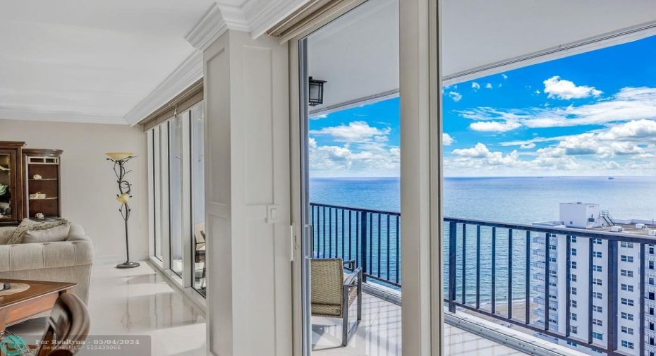 Balcony & Ocean View