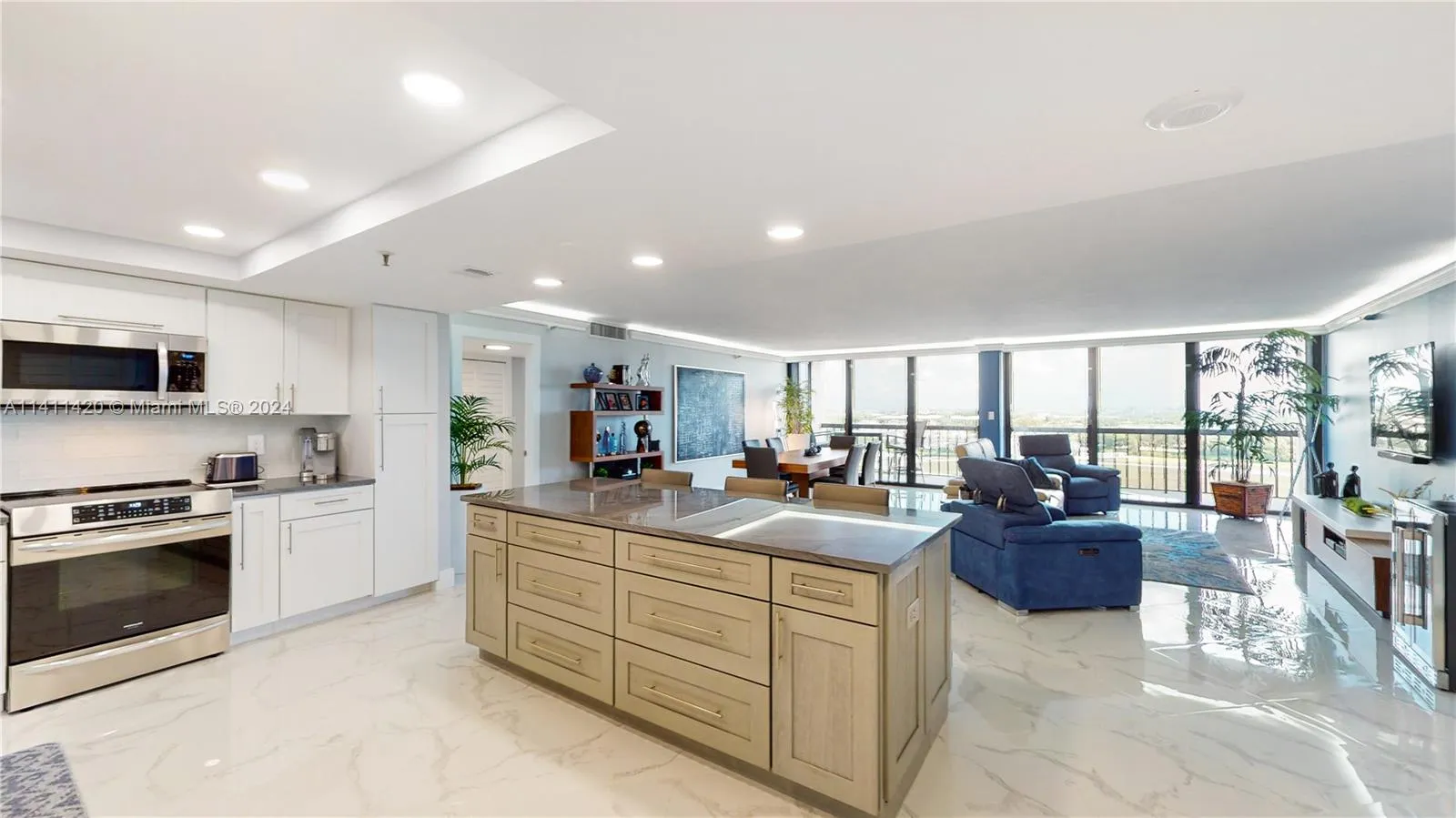 Kitchen & living room