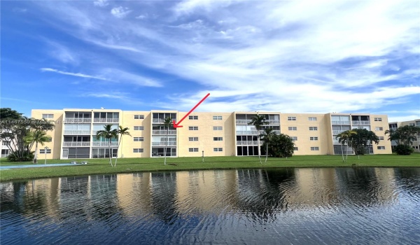 Beautiful Lake Views!