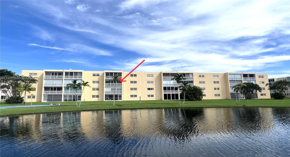 Beautiful Lake Views!