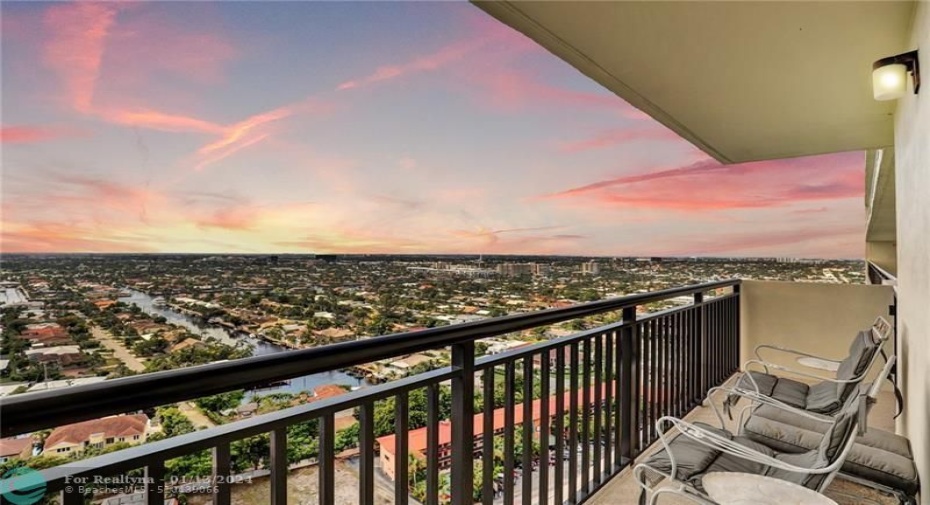 West balcony with amazing sunset views.
