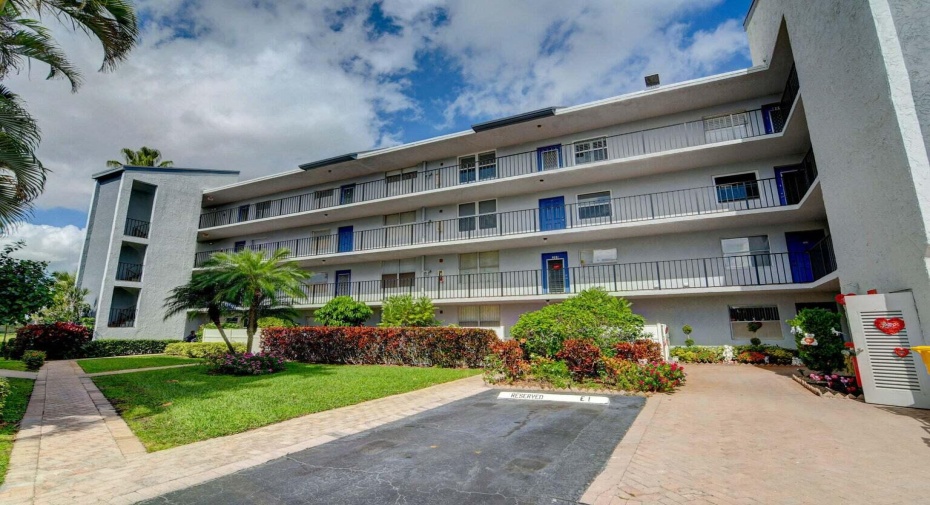 14773 Cumberland Drive Unit 305, Delray Beach, Florida 33446, 2 Bedrooms Bedrooms, ,2 BathroomsBathrooms,Condominium,For Sale,Cumberland,1,RX-10937071