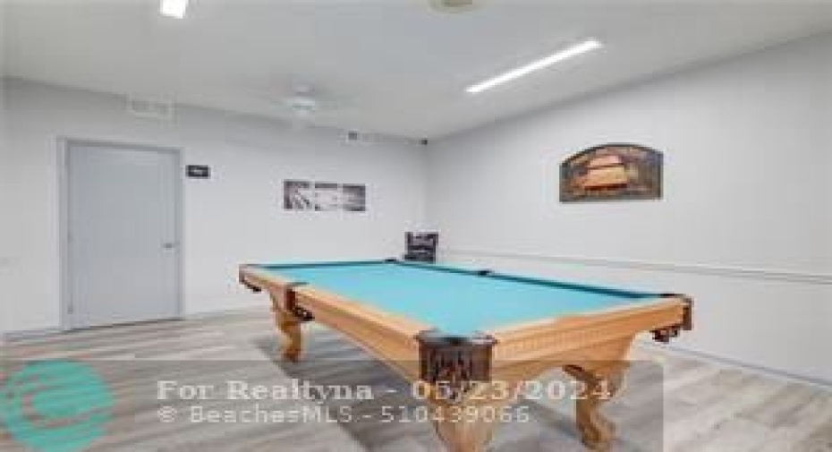 BILLARDS