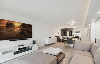 Living/Dining Area