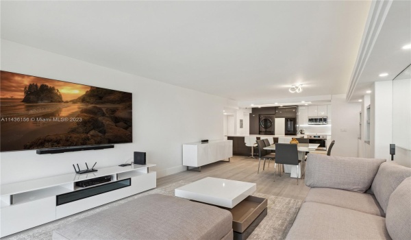 Living/Dining Area
