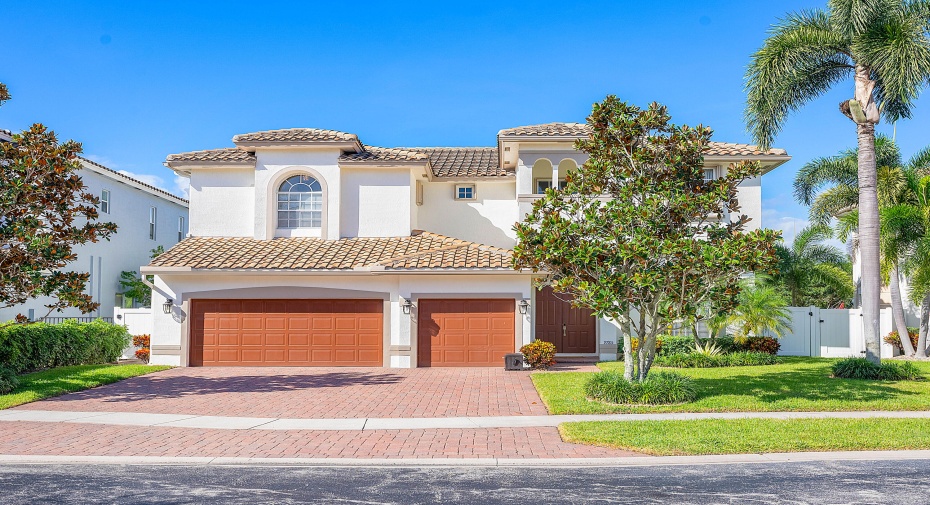 9785 Coronado Lake Drive, Boynton Beach, Florida 33437, 5 Bedrooms Bedrooms, ,3 BathroomsBathrooms,Single Family,For Sale,Coronado Lake Drive,RX-10934267