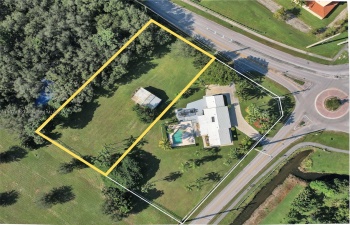Land highlighted in Yellow.
