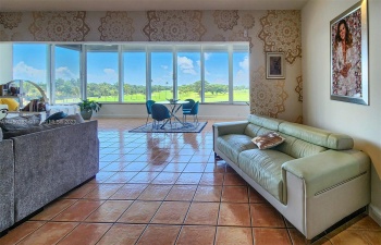 2200 SQUARE FEET CONDO WITH 3