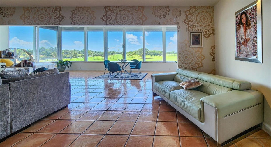 2200 SQUARE FEET CONDO WITH 3