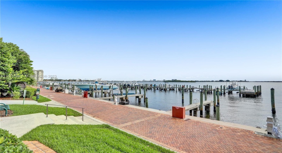 Dock