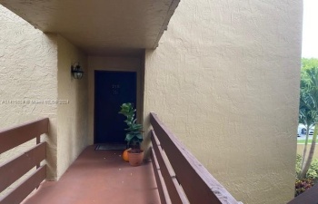 Second floor corner unit