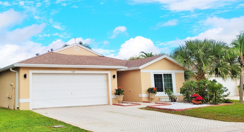 1727 Sawgrass Circle, Greenacres, Florida 33413, 4 Bedrooms Bedrooms, ,2 BathroomsBathrooms,Single Family,For Sale,Sawgrass,RX-10938818