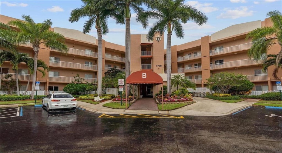 7725 Yardley Drive Unit 407, Tamarac, Florida 33321, 2 Bedrooms Bedrooms, ,2 BathroomsBathrooms,Residential Lease,For Rent,Yardley,4,RX-10938938