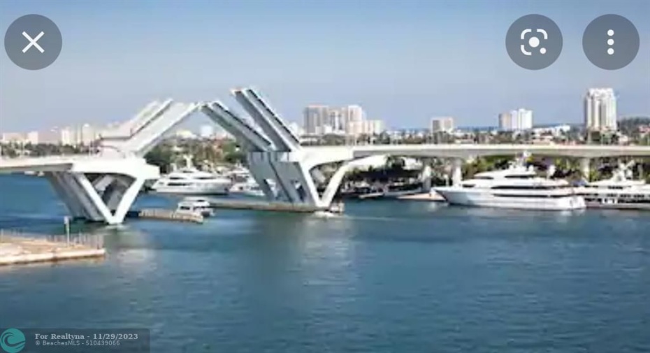 17th Street Yacht Basin/Bridge 10 minutes