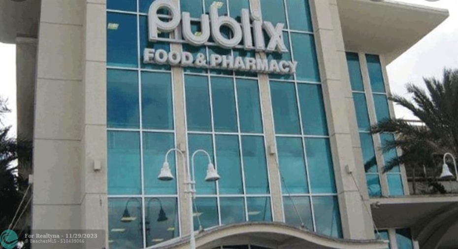 Publix on Andrews Ave3 minutes away