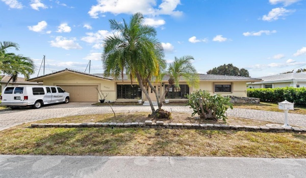 4150 NE 27th Avenue, Lighthouse Point, Florida 33064, 4 Bedrooms Bedrooms, ,3 BathroomsBathrooms,Single Family,For Sale,27th,RX-10939466