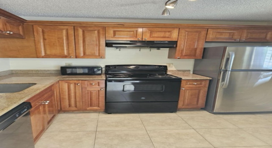 140 NW 93rd Avenue Unit 105, Pembroke Pines, Florida 33024, 2 Bedrooms Bedrooms, ,2 BathroomsBathrooms,Condominium,For Sale,93rd,1,RX-10939616