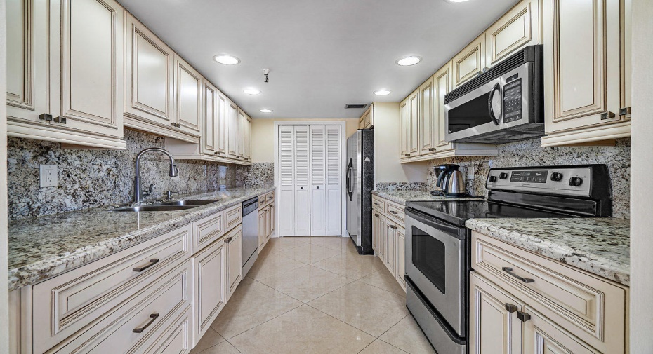 859 Jeffery Street Unit 5060, Boca Raton, Florida 33487, 2 Bedrooms Bedrooms, ,2 BathroomsBathrooms,Condominium,For Sale,Jeffery,5,RX-10939712