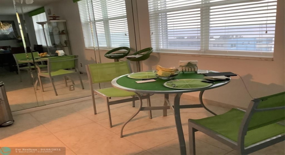 Breakfast area