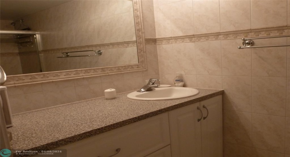 2nd bathroom