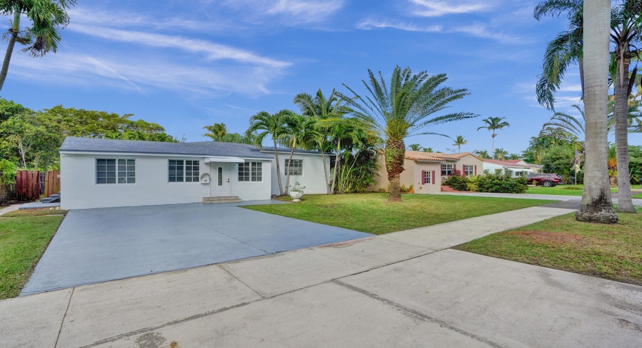 1623 Plunkett Street, Hollywood, Florida 33020, 4 Bedrooms Bedrooms, ,2 BathroomsBathrooms,Residential Lease,For Rent,Plunkett,RX-10940103
