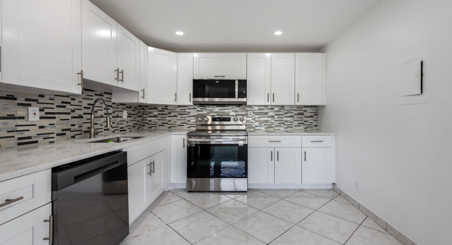 528 Burgundy K, Delray Beach, Florida 33484, 1 Bedroom Bedrooms, ,1 BathroomBathrooms,Condominium,For Sale,Burgundy K,2,RX-10940607