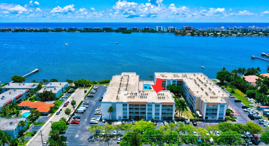 1502 S Lakeside Drive Unit 405, Lake Worth Beach, Florida 33460, 2 Bedrooms Bedrooms, ,2 BathroomsBathrooms,Condominium,For Sale,Lakeside,4,RX-10940661