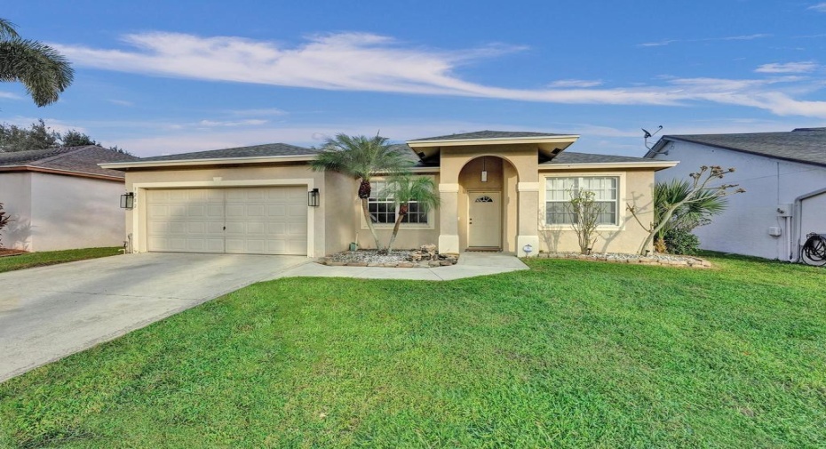 1282 Olympic Circle, Greenacres, Florida 33413, 3 Bedrooms Bedrooms, ,2 BathroomsBathrooms,Single Family,For Sale,Olympic,RX-10940691