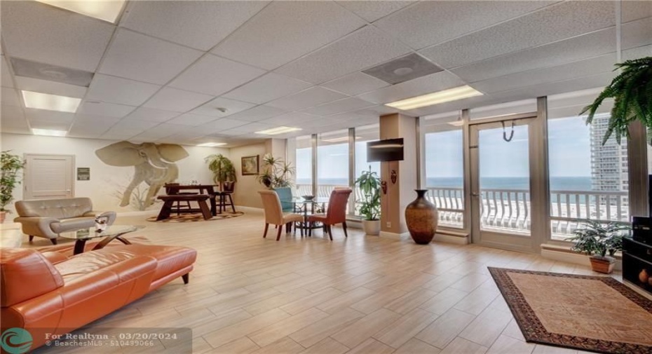 Mens lounge before renovations