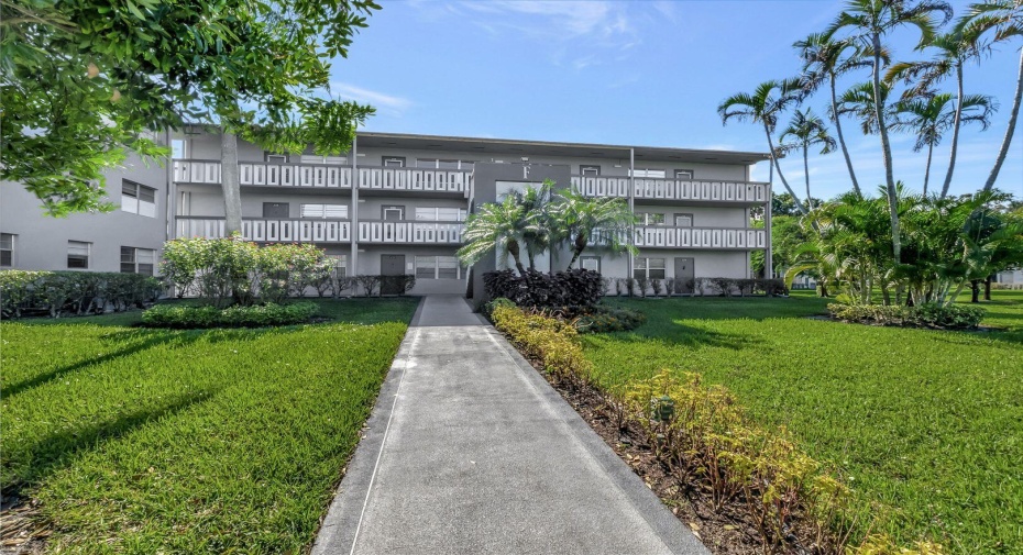 224 Suffolk F, Boca Raton, Florida 33434, 2 Bedrooms Bedrooms, ,1 BathroomBathrooms,Condominium,For Sale,Suffolk F,1,RX-10941431