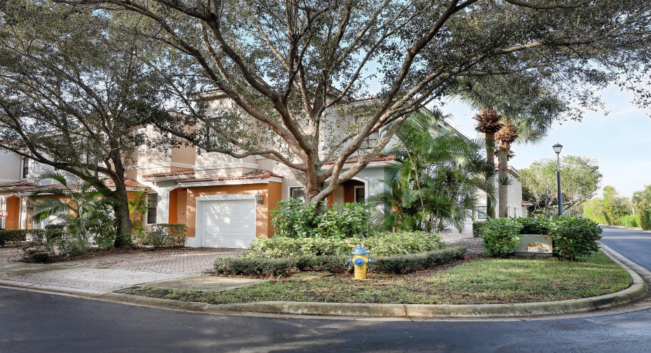 102 E Astor Circle, Delray Beach, Florida 33484, 4 Bedrooms Bedrooms, ,2 BathroomsBathrooms,Residential Lease,For Rent,Astor,RX-10941630