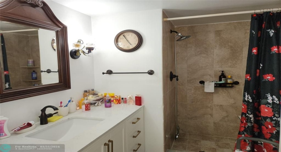 2nd Bathroom