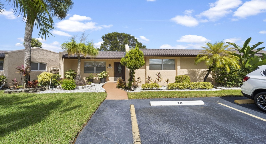 127 Lake Gloria Drive, West Palm Beach, Florida 33411, 2 Bedrooms Bedrooms, ,2 BathroomsBathrooms,Condominium,For Sale,Lake Gloria,1,RX-10930982