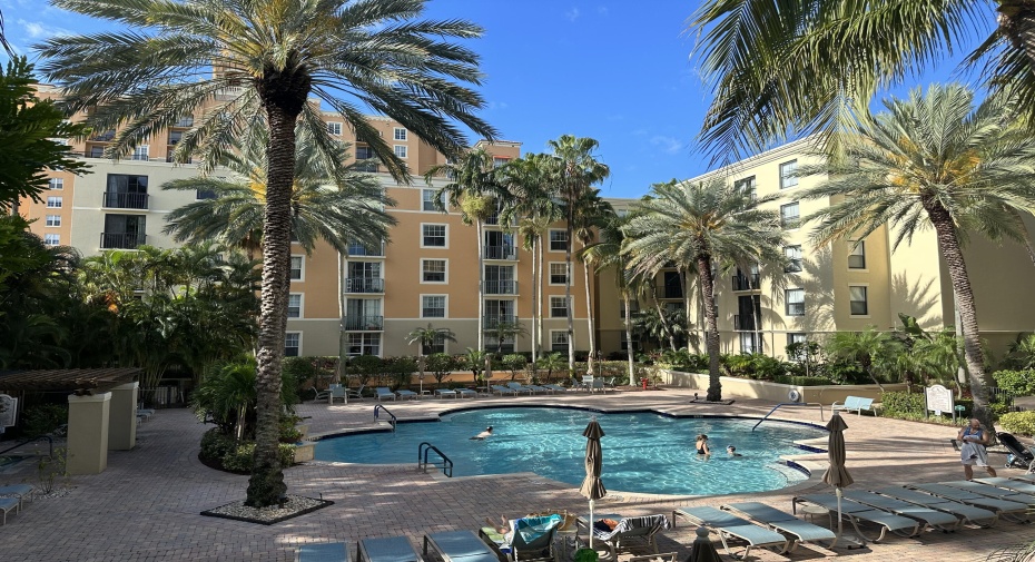 720 S Sapodilla Avenue Unit 213, West Palm Beach, Florida 33401, 2 Bedrooms Bedrooms, ,2 BathroomsBathrooms,Residential Lease,For Rent,Sapodilla,2,RX-10942450