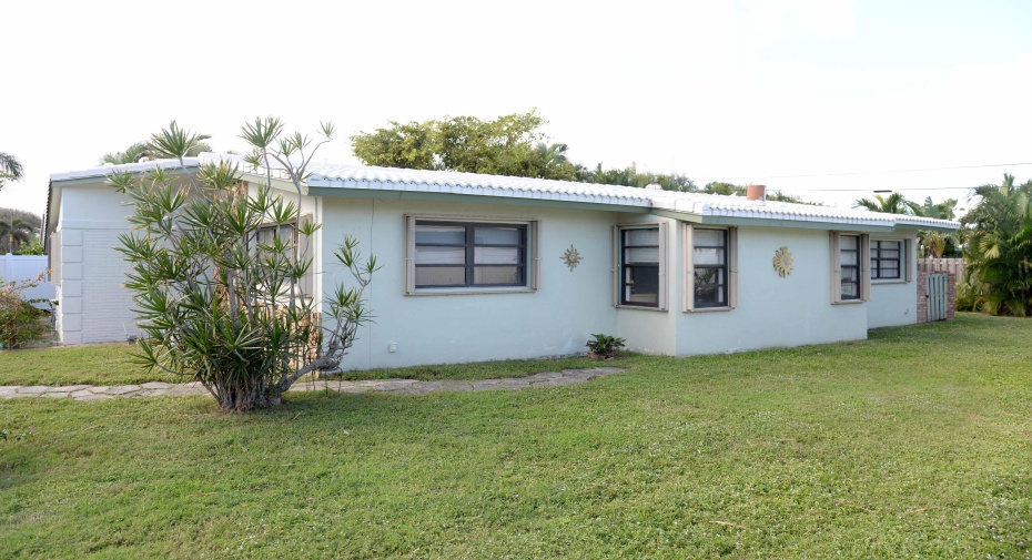 1333 SE 8th Street, Deerfield Beach, Florida 33441, 3 Bedrooms Bedrooms, ,2 BathroomsBathrooms,Single Family,For Sale,8th,RX-10942857