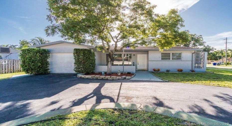 401 N 57th Avenue, Hollywood, Florida 33021, 2 Bedrooms Bedrooms, ,2 BathroomsBathrooms,Residential Lease,For Rent,57th,1,RX-10936634