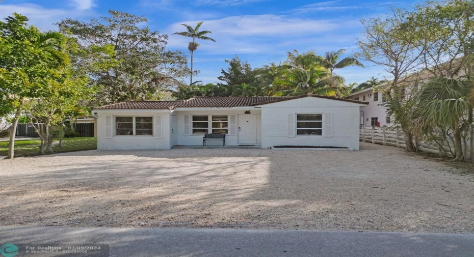 Welcome home! Lot of parking.