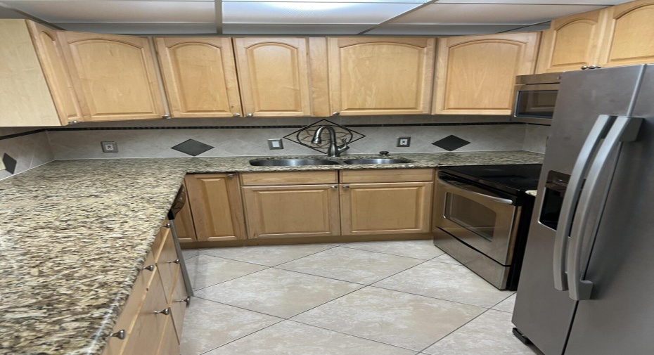 240 Brittany E, Delray Beach, Florida 33446, 2 Bedrooms Bedrooms, ,2 BathroomsBathrooms,Condominium,For Sale,Brittany E,2,RX-10943865