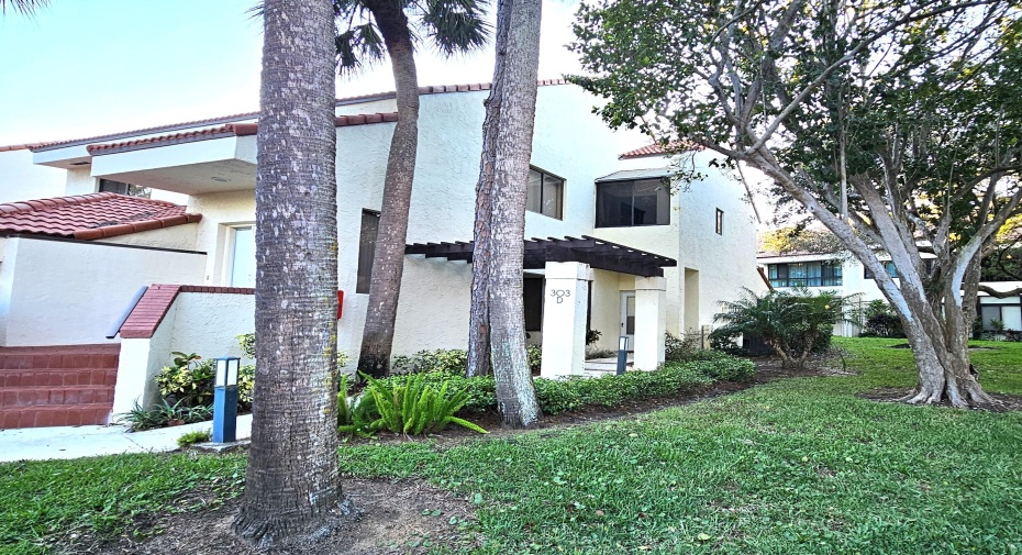 303 Sea Oats Drive Unit D, Juno Beach, Florida 33408, 3 Bedrooms Bedrooms, ,2 BathroomsBathrooms,Condominium,For Sale,Sea Oats,1,RX-10944056