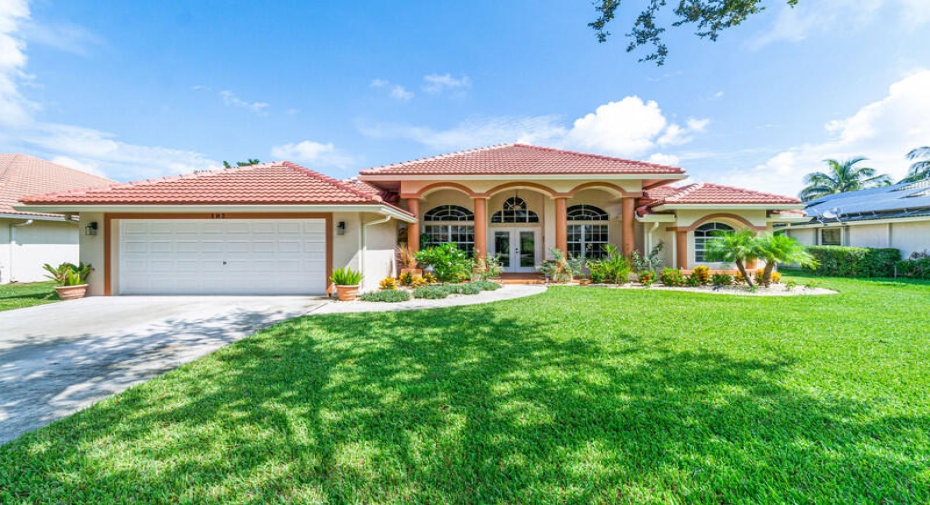 102 Jacaranda Court, Royal Palm Beach, Florida 33411, 3 Bedrooms Bedrooms, ,2 BathroomsBathrooms,Single Family,For Sale,Jacaranda,RX-10916665