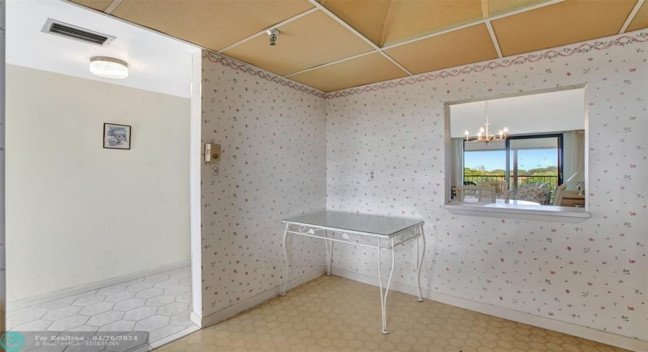 Breakfast Area in Kitchen