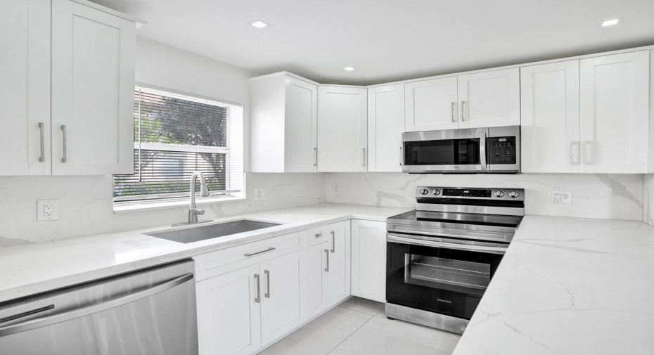 248 Saxony F, Delray Beach, Florida 33446, 2 Bedrooms Bedrooms, ,2 BathroomsBathrooms,Condominium,For Sale,Saxony F,1,RX-10944236