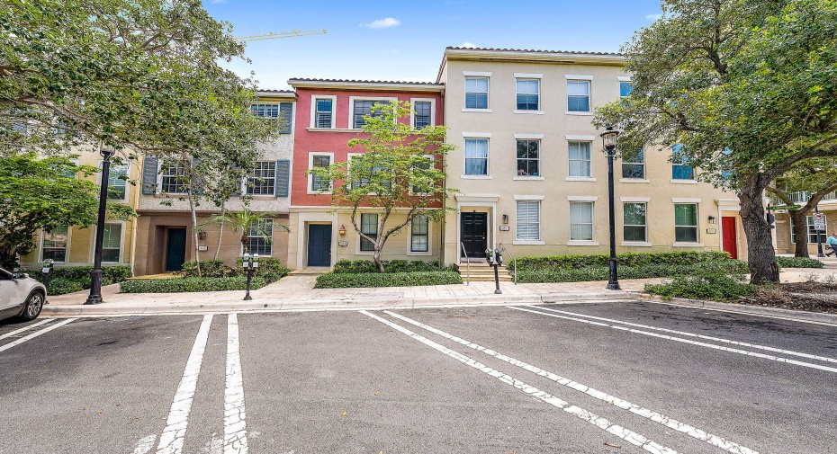634 Fern Street, West Palm Beach, Florida 33401, 3 Bedrooms Bedrooms, ,3 BathroomsBathrooms,Residential Lease,For Rent,Fern,RX-10924763
