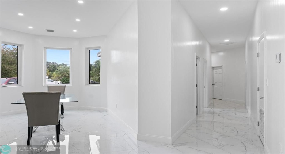 Split Floor Plan Bedroom Hallway
