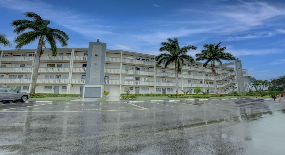 2081 Yarmouth E, Boca Raton, Florida 33434, 2 Bedrooms Bedrooms, ,2 BathroomsBathrooms,Condominium,For Sale,Yarmouth E,2,RX-10944616