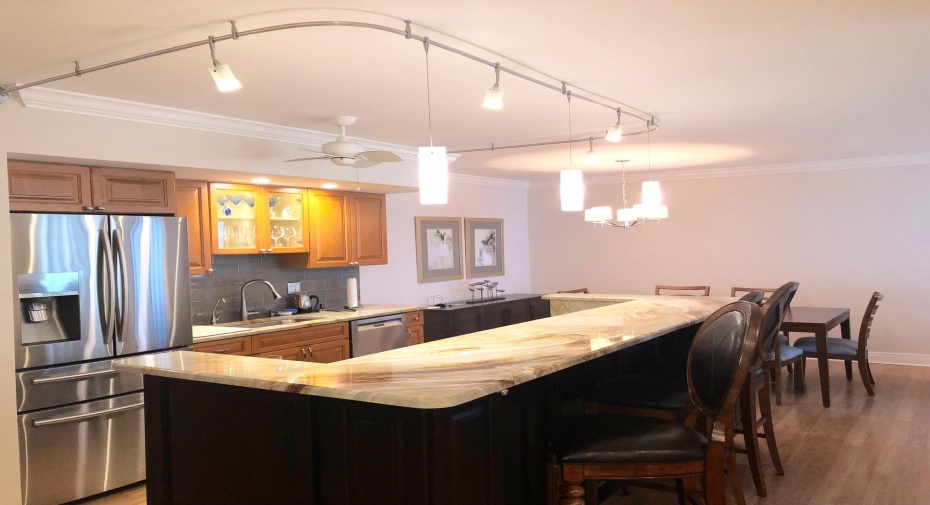 5440 N Ocean Drive Unit 304, Singer Island, Florida 33404, 2 Bedrooms Bedrooms, ,2 BathroomsBathrooms,Residential Lease,For Rent,Ocean,3,RX-10896240