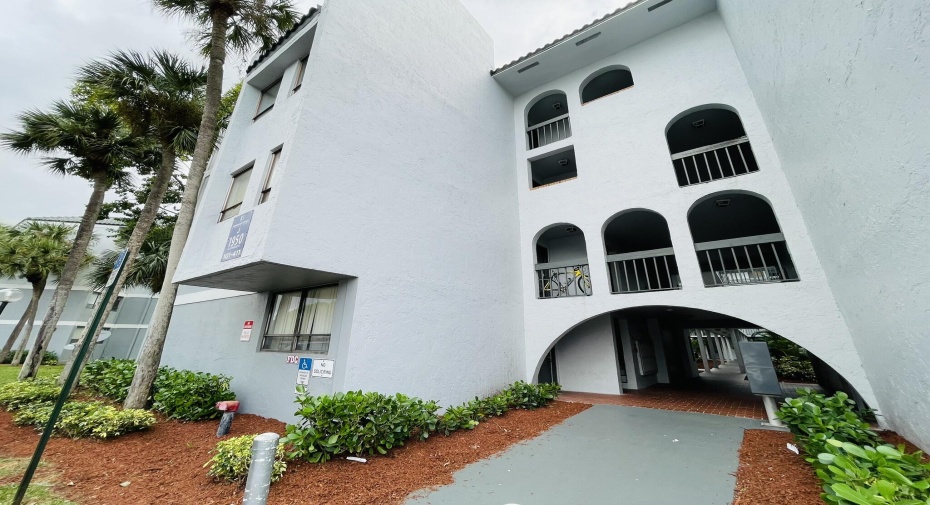 1950 N Congress Avenue Unit 301, West Palm Beach, Florida 33401, 2 Bedrooms Bedrooms, ,2 BathroomsBathrooms,Residential Lease,For Rent,Congress,3,RX-10944833