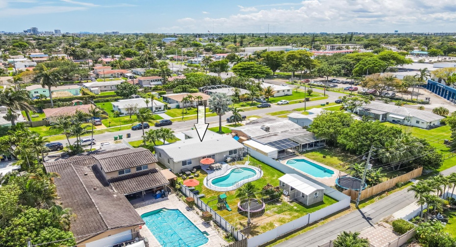 211 SE 3rd Street, Dania Beach, Florida 33004, 4 Bedrooms Bedrooms, ,2 BathroomsBathrooms,Residential Lease,For Rent,3rd,RX-10915545