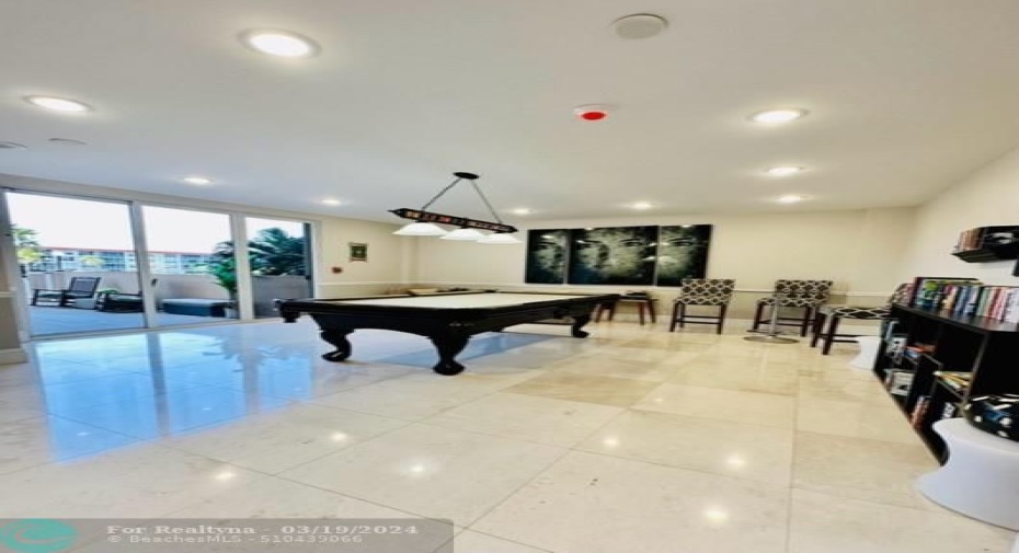 billiard room